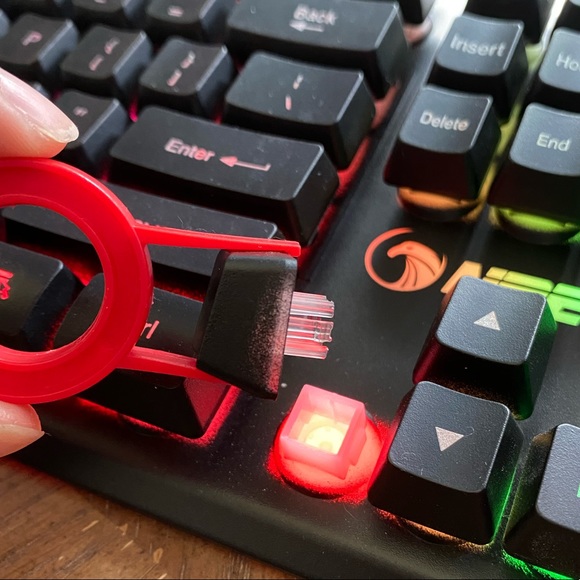 BUNDLE OF PINK RGB HEADSET AND RGB KEYBOARD - Picture 4 of 4